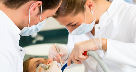 Обследование и лечение стоматолога