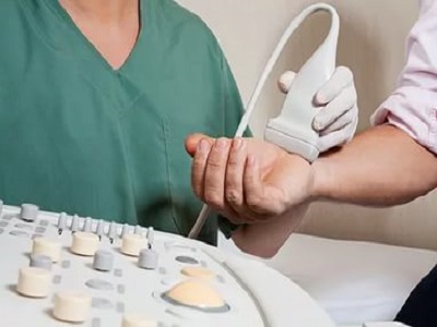 УЗИ запястья руки в медицинском центре «Здоровые люди» проводится опытными и квалифицированными специалистами на новейшем оборудовании.
